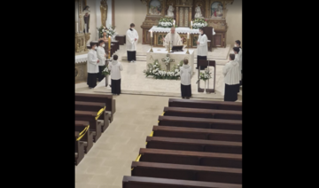 2021 Covidová Veľká noc bez ľudí v kostole